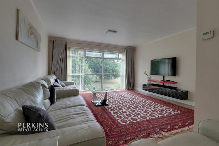 2 Bedroom Flat For Sale In Greenford, UB6