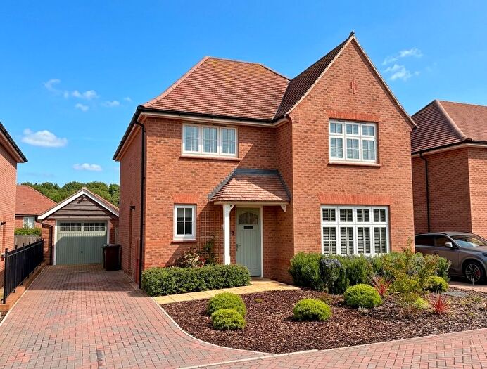 4 Bedroom Detached House For Sale In Fawcett Way, Alphington, EX2