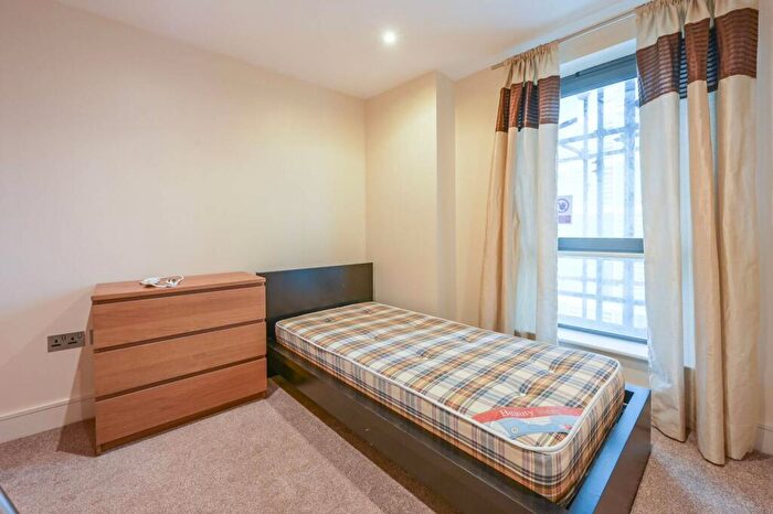 3 Bedroom Flat To Rent In Parkview Apartments, , Poplar, London, E14