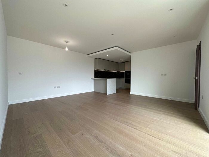 2 Bedroom Flat For Sale In Parrs Way, Brook Green, W6