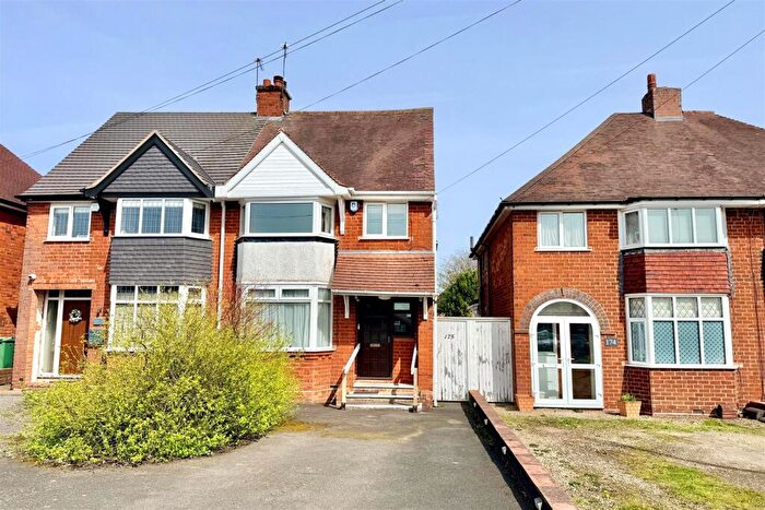 3 Bedroom Semi-Detached House For Sale In Kent Road, Halesowen, B62
