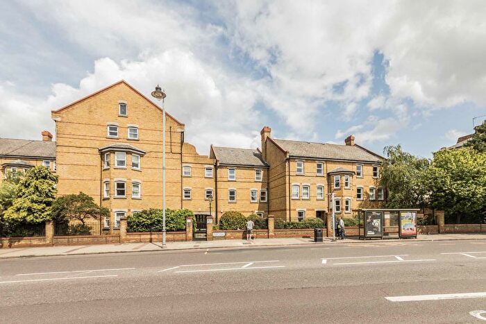 2 Bedroom Flat To Rent In East Hill, London, SW18