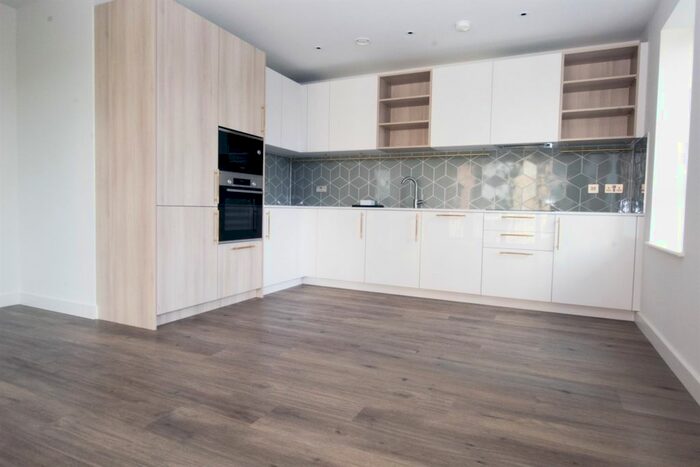 2 Bedroom Flat To Rent In Mary Neuner Road, London, N8