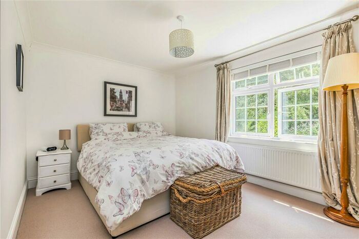 5 Bedroom Detached House For Sale In Stavely Gardens, Chichester, West Sussex, PO19