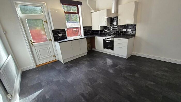 2 Bedroom House To Rent In Station Road, Wombwell, S73