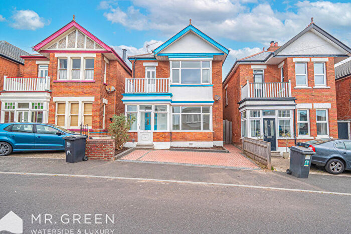 3 Bedroom Detached House For Sale In Hillbrow Road, Southbourne, Dorset, BH6