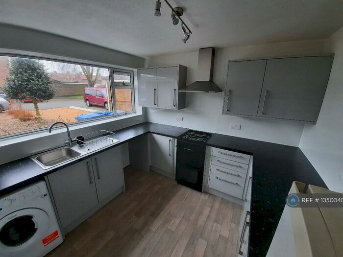 3 Bedroom Terraced House To Rent In Bramfield Close, Norwich, NR2