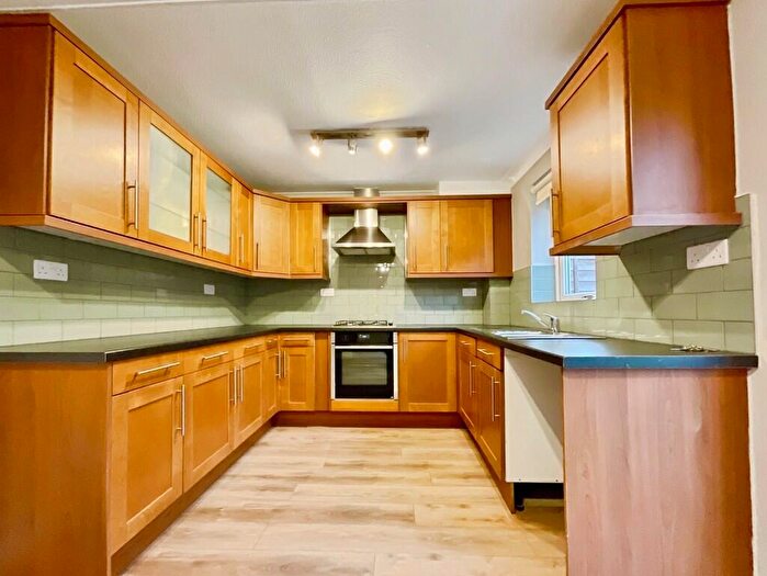 3 Bedroom Semi-Detached House To Rent In Lime Tree Close, Lincoln, LN6