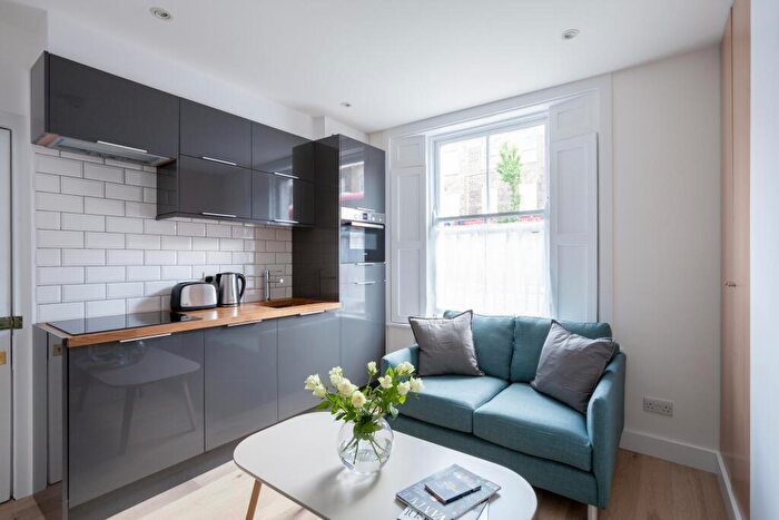 Flat To Rent In Caledonian Road, Pentonville, N1