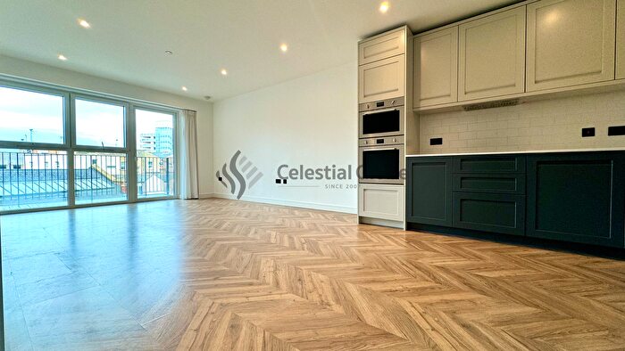 2 Bedroom Flat To Rent In Heritage Walk, Kingston Upon Thames, KT1