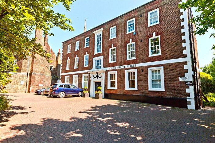 3 Bedroom Flat To Rent In South Grove House, South Grove, London, N6