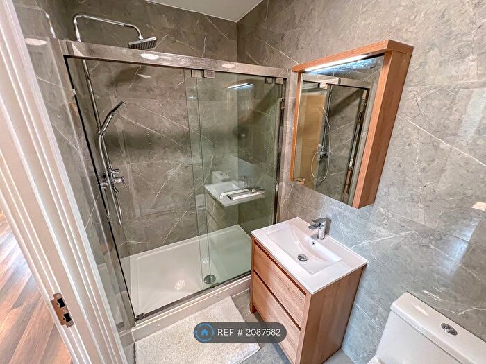 1 Bedroom Flat To Rent In Staines Road, Hounslow, TW4