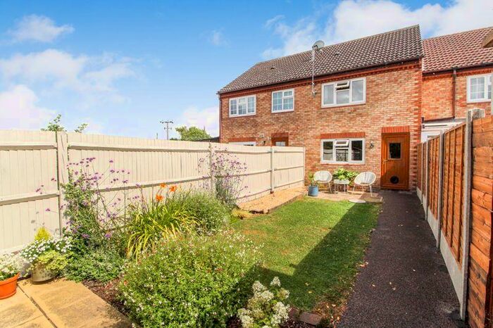2 Bedroom Terraced House For Sale In Sunderland Close, Ravensden, MK44