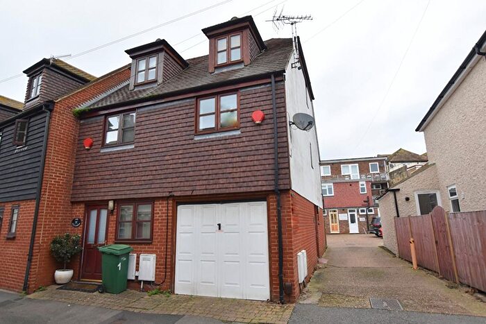 2 Bedroom Town House For Sale In Chapel Street, Hythe, CT21