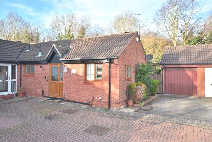 2 Bedroom Bungalow For Sale In High Bank Place, Leeds, West Yorkshire, LS15