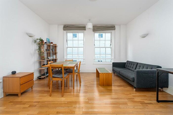 1 Bedroom Flat To Rent In Lever Street, Old Street, EC1V