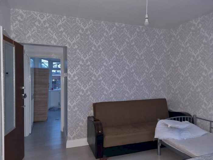 2 Bedroom Flat To Rent In Lea Bridge Road, London, E17