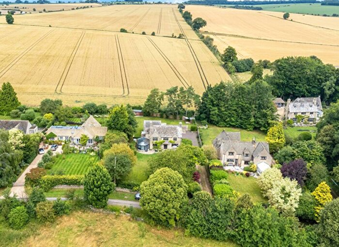 3 Bedroom Detached House For Sale In Westhall Hill, Fulbrook, OX18