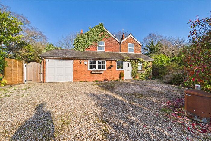 4 Bedroom Detached House For Sale In Woodlands Avenue, Burghfield Common, Reading, Berkshire, RG7