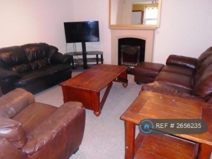 5 Bedroom Semi-Detached House To Rent In Mauldeth Road, Manchester, M20