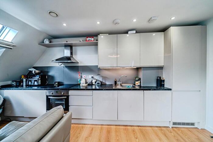 2 Bedroom Flat For Sale In Challenge Court, Leatherhead, Surrey, KT22