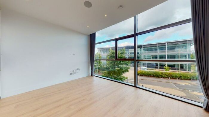 Studio To Rent In Station Road, KT15