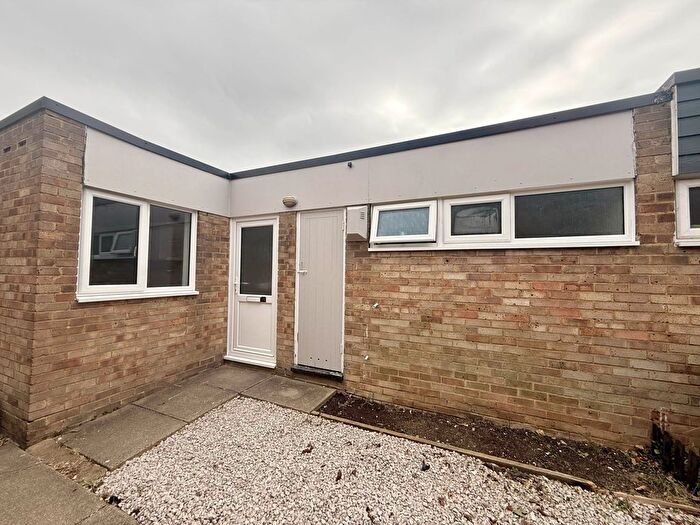 2 Bedroom Bungalow For Sale In Windermere, Bletchley, MK2