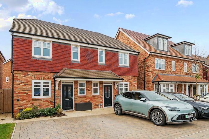 3 Bedroom Semi-Detached House For Sale In Wallingford, Oxfordshire, OX10