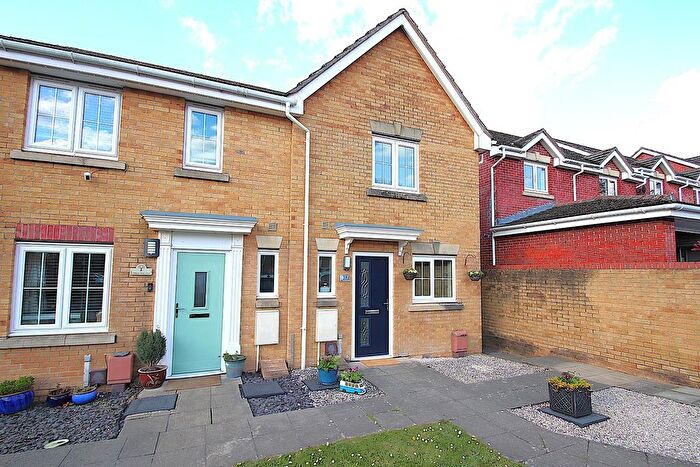 2 Bedroom End Terrace House For Sale In White Tree Close, Fair Oak, Eastleigh, SO50