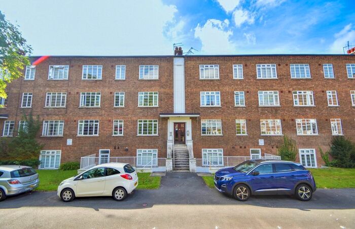 3 Bedroom Flat To Rent In St. Peters Road, Croydon, CR0