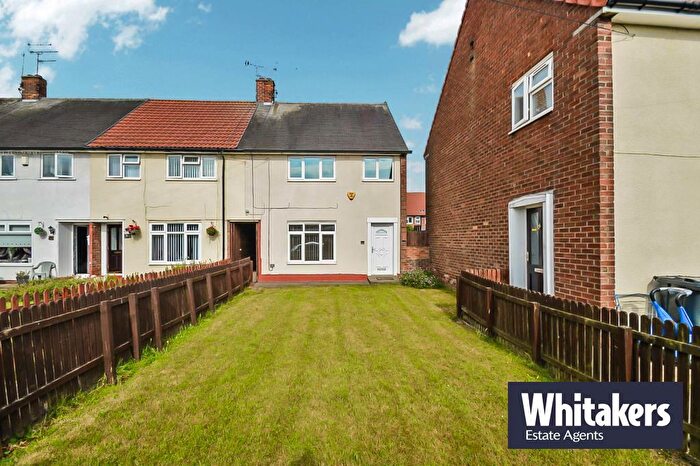 3 Bedroom End Of Terrace House To Rent In Douglas Road, Longhill, Hull, HU8