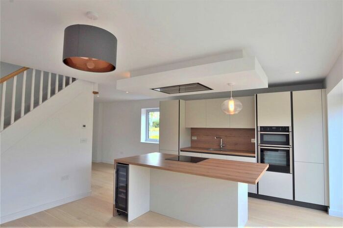 3 Bedroom Semi-Detached House To Rent In Cheltenham Road, Bishops Cleeve, Gloucestershire, GL52