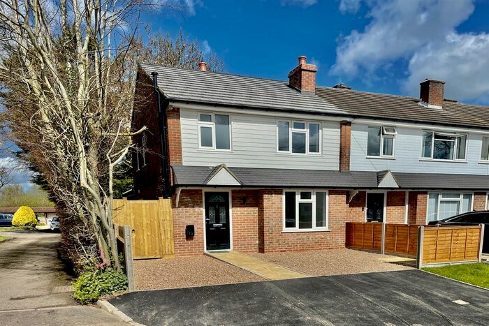 3 Bedroom Property To Rent In Grove Farm Cottages, Marshcroft Lane, Tring, HP23