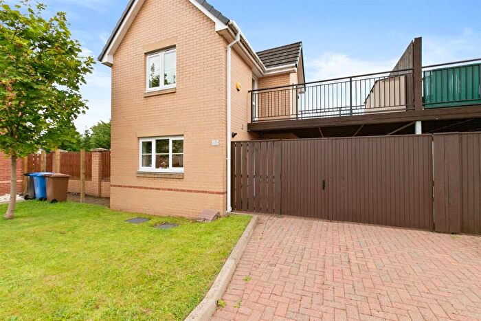 2 Bedroom Link Detached House For Sale In Clarence Crescent, Clydebank, West Dunbartonshire, G81
