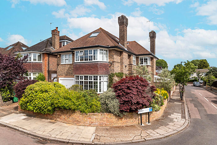 5 Bedroom Detached House For Sale In Stonehill Road, London, SW14