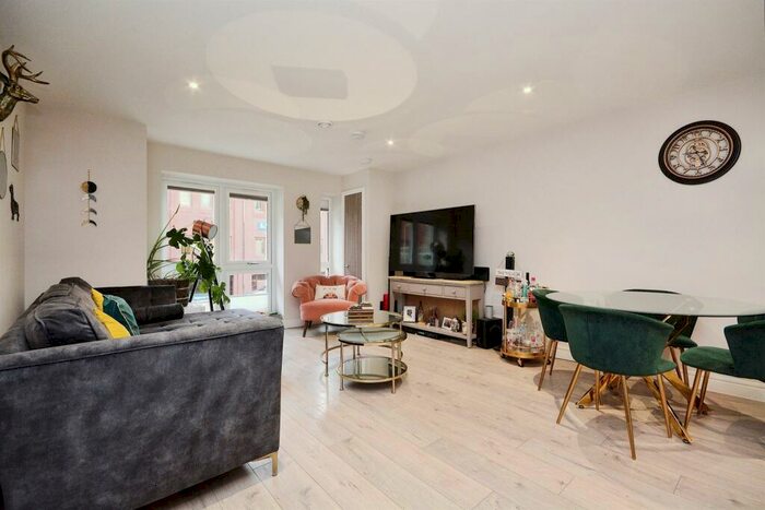 2 Bedroom Apartment For Sale In St. James Road, Brentwood, CM14