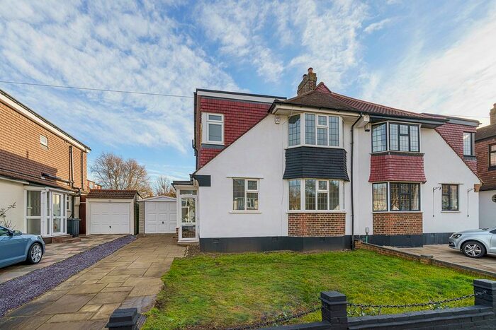 5 Bedroom Semi-Detached House To Rent In Bolderwood Way, West Wickham, BR4