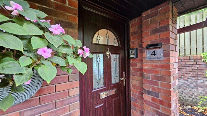 2 Bedroom Apartment For Sale In Flat, Greenmount Court, Heaton. Bolton., BL1