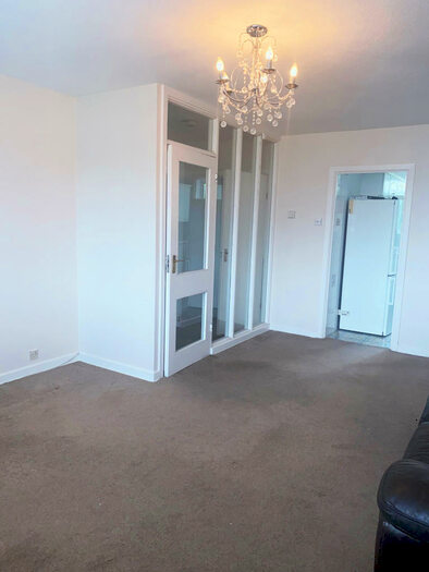 2 Bedroom Flat To Rent In Winton Gardens, Edgware, HA8