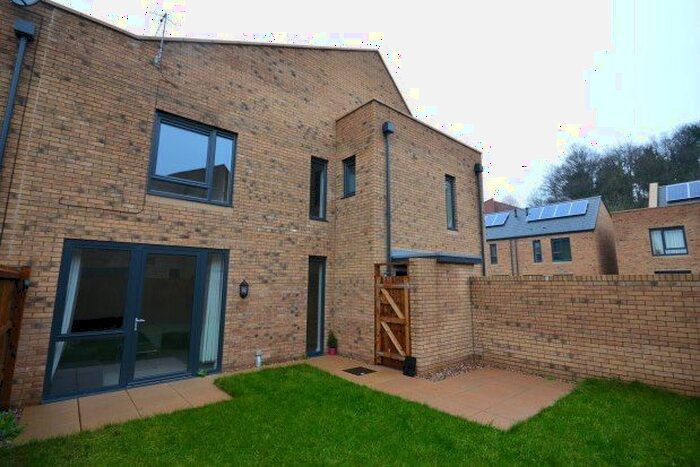 2 Bedroom Semi-Detached House To Rent In Castle Croft Drive, Sheffield, S2