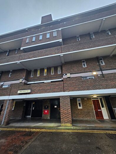 2 Bedroom Flat To Rent In Bower Street, London, E1