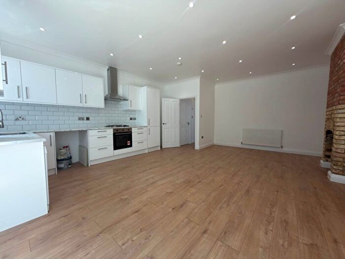 4 Bedroom Terraced House To Rent In Winchester Road, Walthamstow, E4