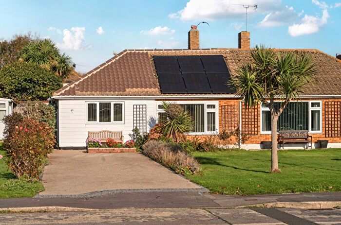 3 Bedroom Semi-Detached Bungalow For Sale In Gainsborough Drive, Selsey, PO20
