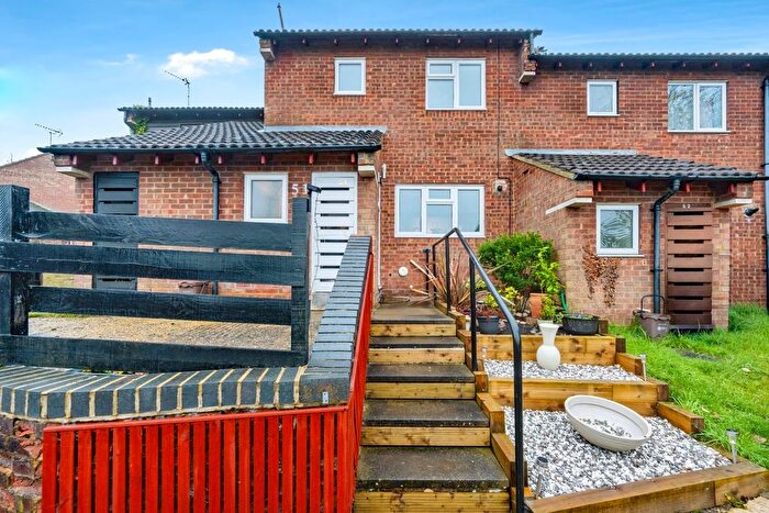 3 Bedroom Terraced House For Sale In Spoondell, Dunstable, LU6