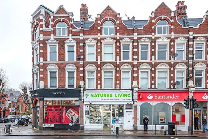 2 Bedroom Flat For Sale In Muswell Hill Broadway, London, N10