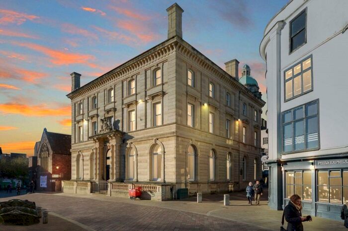 3 Bedroom Apartment To Rent In Cathedral Yard, Exeter, EX1