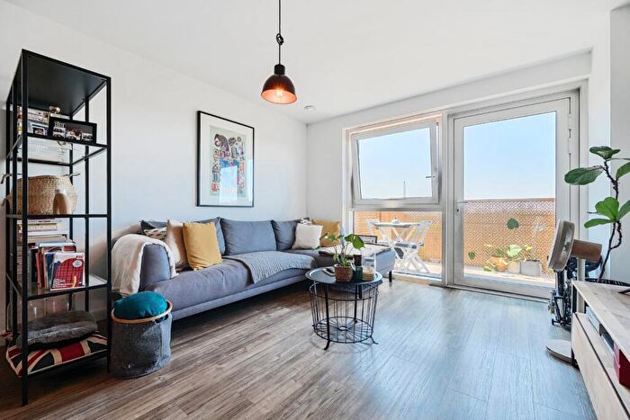 2 Bedroom Flat For Sale In Naomi Street, London, SE8