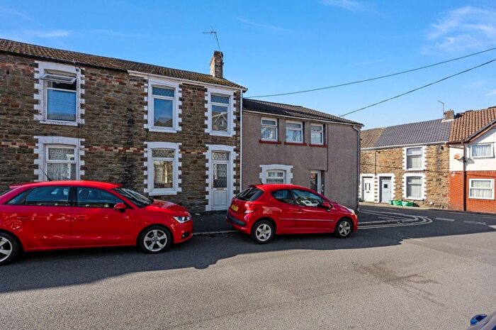 3 Bedroom Terraced House For Sale In School Street, Pontyclun, CF72