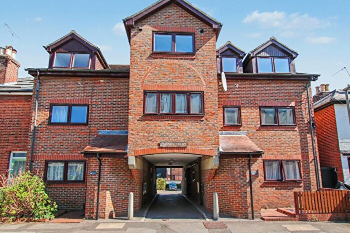 2 Bedroom Flat To Rent In Swan Lane, Winchester, SO23