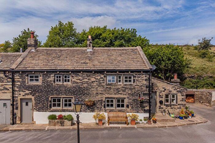 4 Bedroom Farm House For Sale In Bank Royd Farm, Bank Royd Lane, Barkisland, HX4
